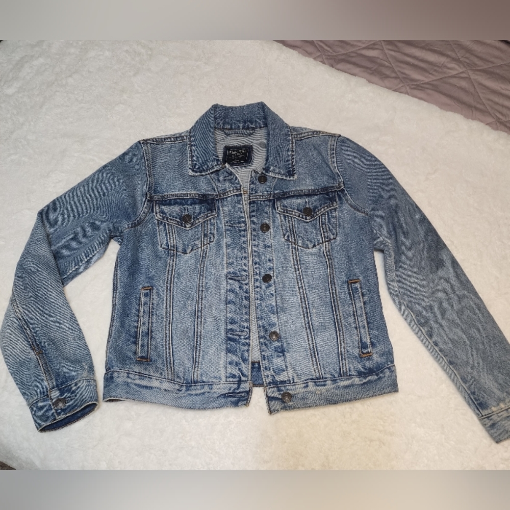 Size small Abercrombie & Fitch Jean Jacket